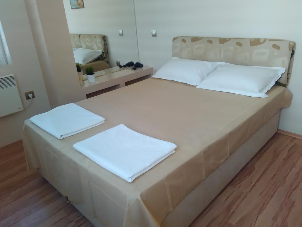 Geri Apartment ブルガス エクステリア 写真
