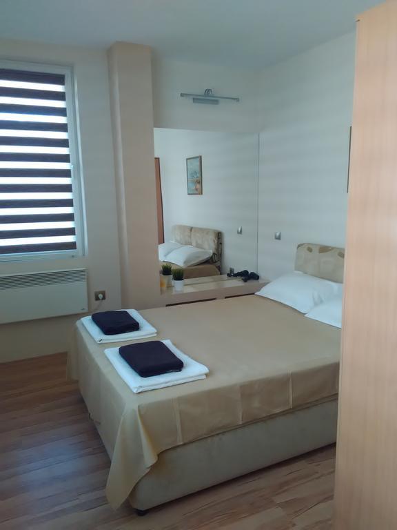 Geri Apartment ブルガス エクステリア 写真